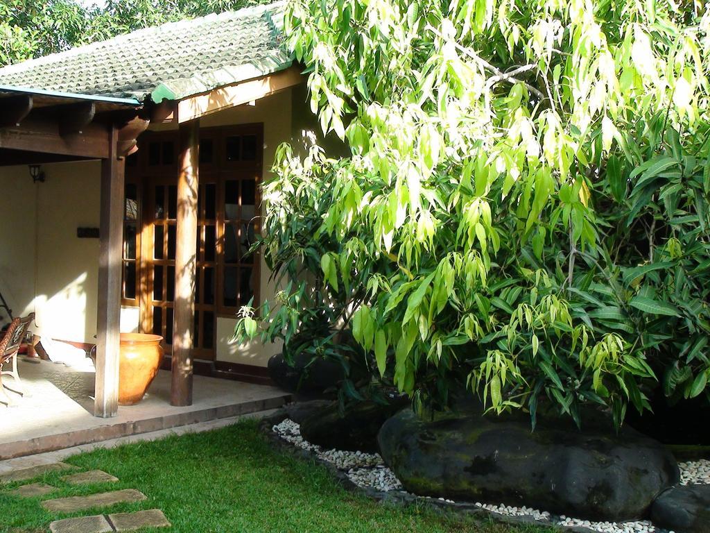 Villa Yukie Senggigi Montongbuwoh Zimmer foto